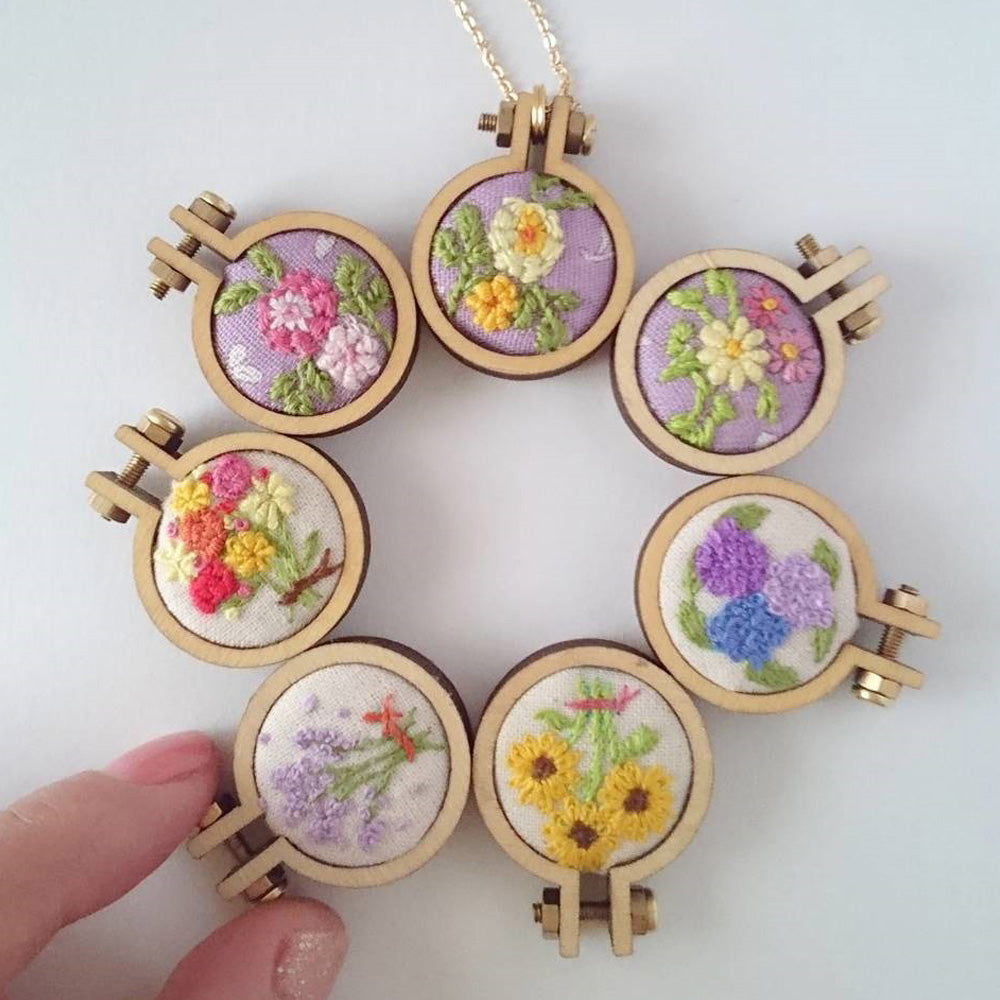 50mm round Mini Embroidery Hoop Lasercut Frame Cross Stitch Frame Tiny  Embroidery Pendant Tiny Hoop diy Embroidery Pendant 1pcs