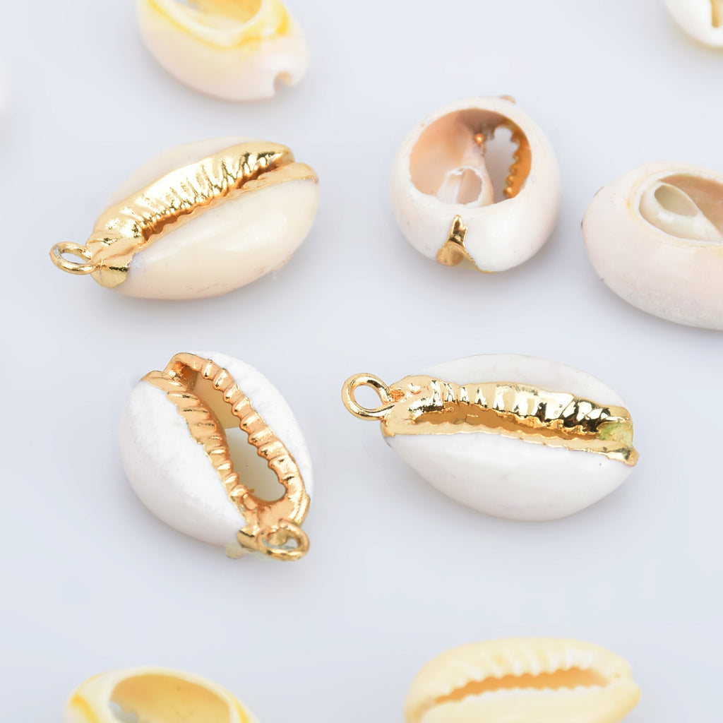 Natural Cowrie Shell Pendant Cowrie Seashell charm with 2mm Holes DIY Bracelet Necklaces Earrings Jewelry Wholeasles 2pcs 102832