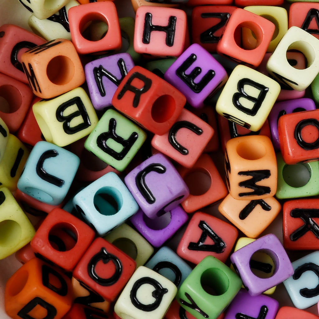 100PCS Mix Square Letter Beads Alphabet Cube or Round Beads A to Z Letter  Beads Square Alphabet Letter Beads Acrylic Letter Beads 