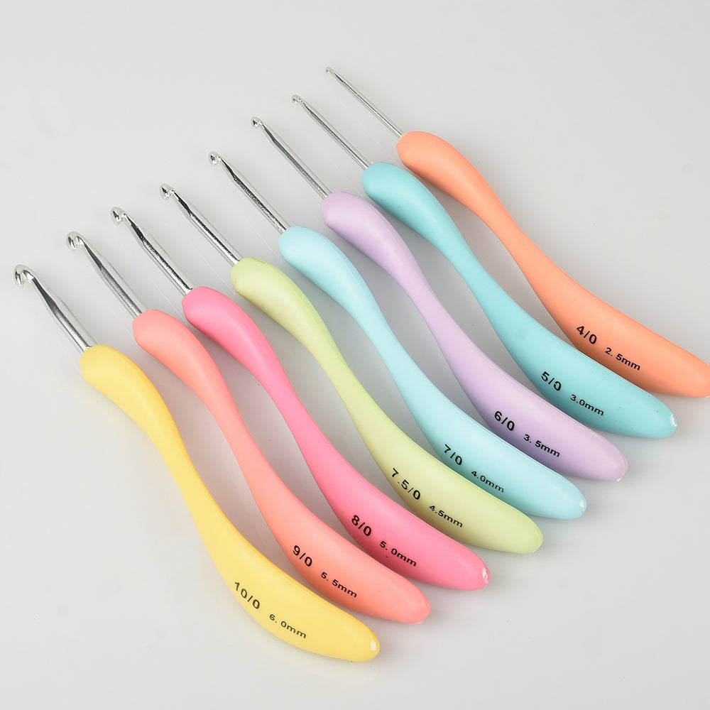 Crochet Hooks Set,5 Pcs Ergonomic Soft Grip Handles Large-eye