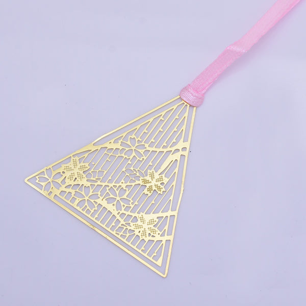 About 45*45mm Personalized Brass Bookmark Gift for Romance Readers Triangle cherry blossoms shape Bookmarks 4pcs
