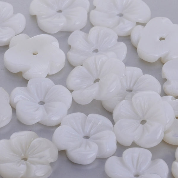 High Quality 12mm White Mother of Pearl Shell Flowers beads Natural Shell charm  central hole 1mm diy earring Hair accessories 10pcs