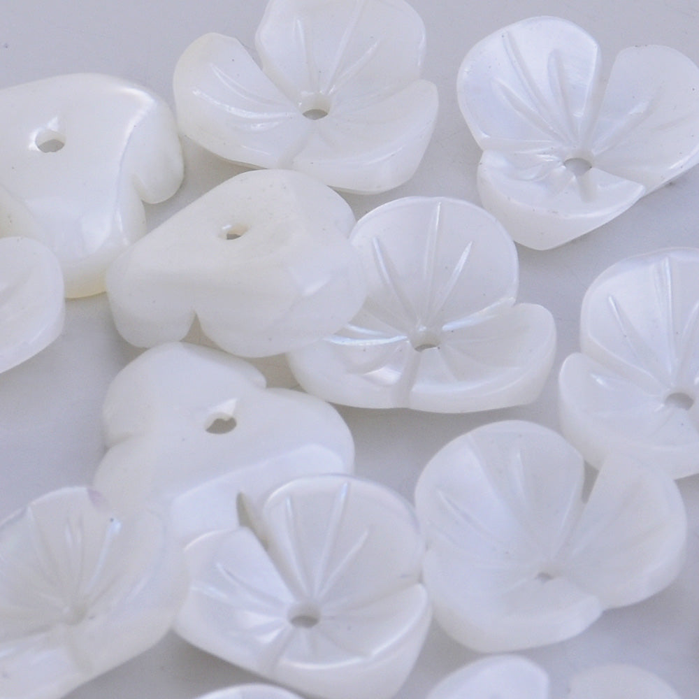 White Mother of Pearl Shell Carved 3D Flowers 8mm Flat Back Center Drilled central hole 1mm diy Shell Jewelry Making 10pcs