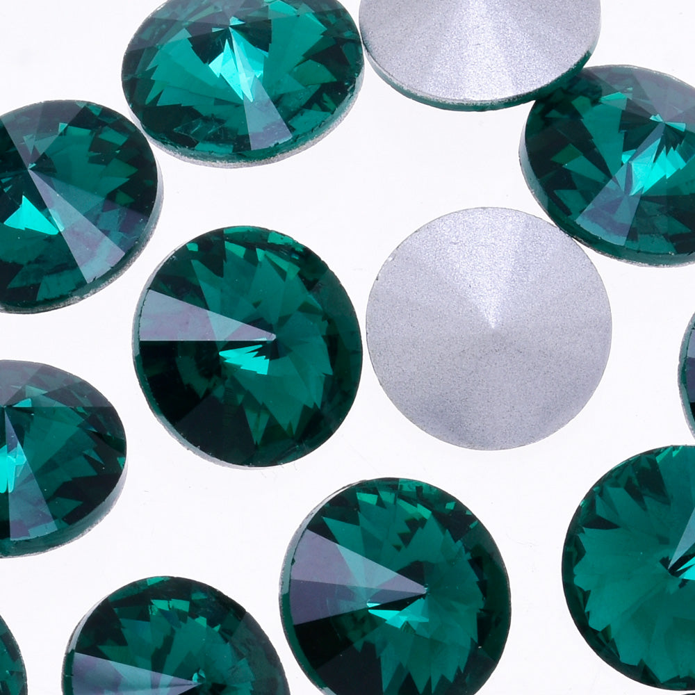 18mm Pointed Back Glass Crystal Rhinestones pointed bottom drill Satellite stone jewelry Design green 50pcs 10182153